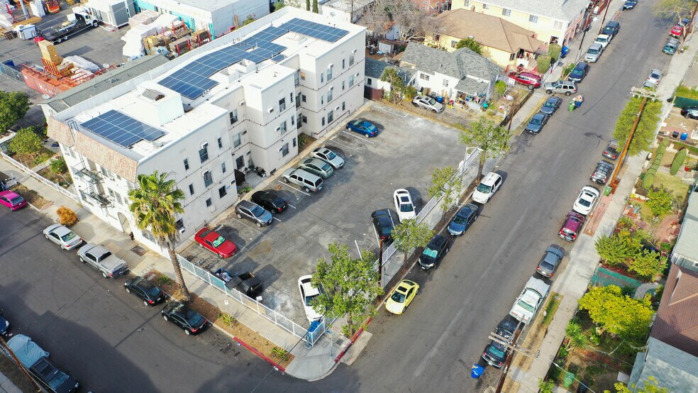 More Photos Of 1627 Oak St, Los Angeles Land For Sale