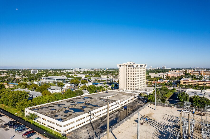 More Photos Of 1250 E Hallandale Beach Blvd, Hallandale Beach Office For Lease