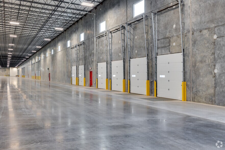 More Photos Of E 76th St N & Whirlpool Dr, Tulsa Unknown For Lease