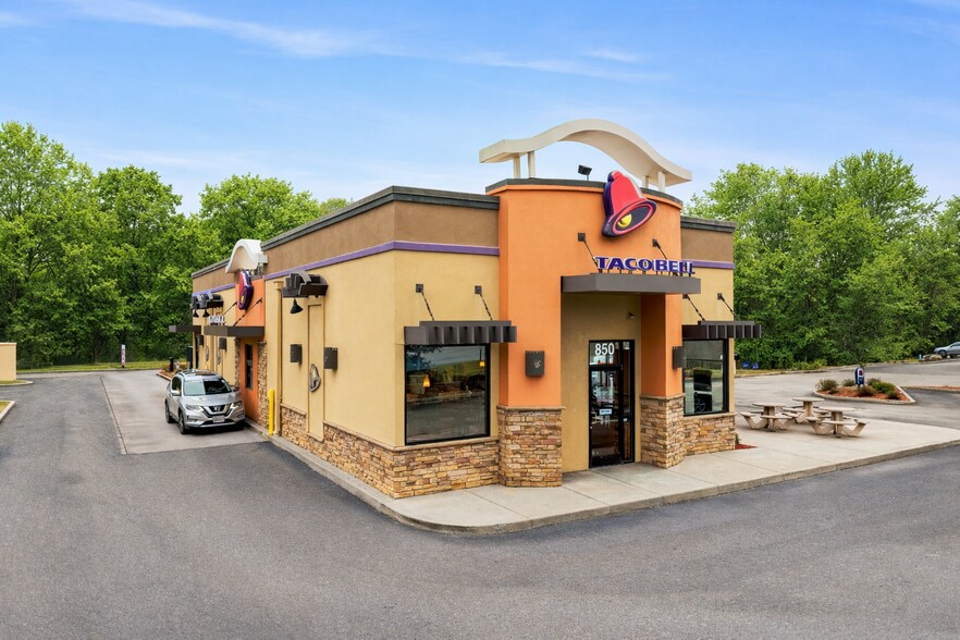Primary Photo Of 850 N Green St, Brownsburg Fast Food For Sale