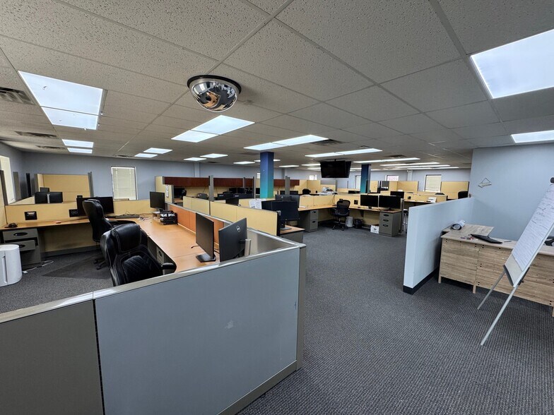 More Photos Of 13720 E 42nd Ter, Independence Office For Lease