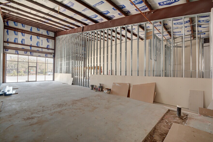 More Photos Of 2209 Blalock Rd, Houston Freestanding For Lease