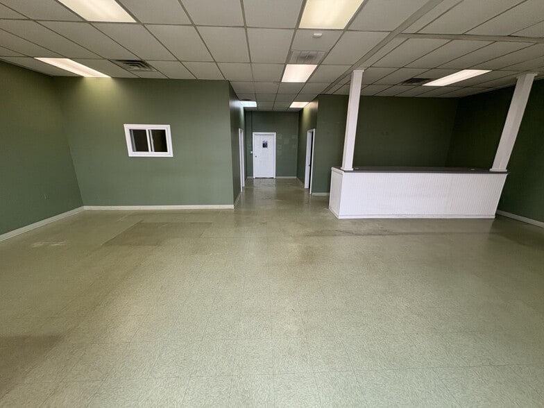 More Photos Of 5351 N Keystone Ave, Indianapolis Freestanding For Lease
