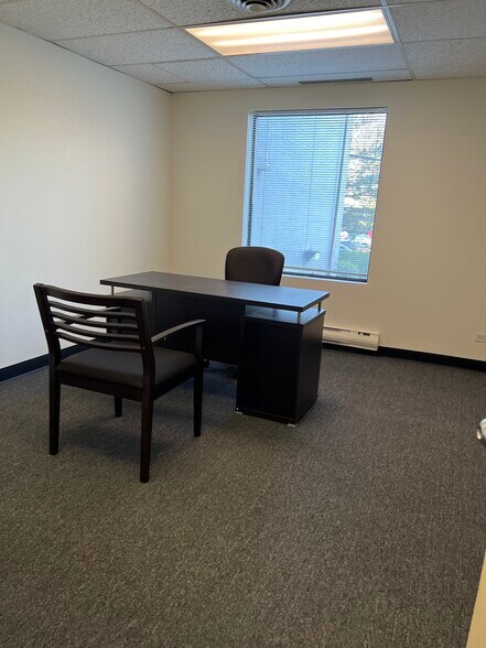 More Photos Of 11-21 N Skokie Hwy, Lake Bluff Office For Lease