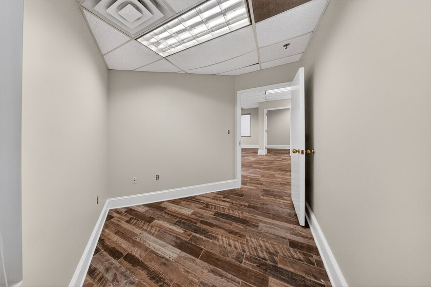 More Photos Of 2141 Wisconsin Ave NW, Washington Apartments For Sale