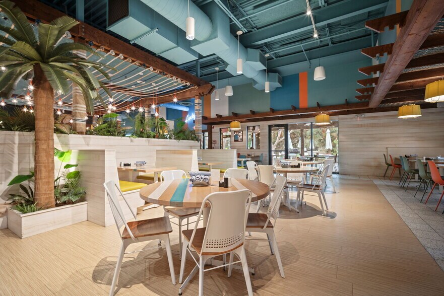 More Photos Of 14 Folly Field Rd, Hilton Head Island Restaurant For Lease