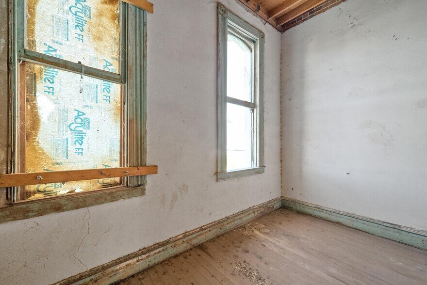 More Photos Of 2195 California St, Sutter Flex For Sale