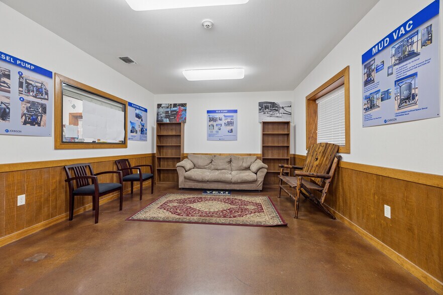 More Photos Of 1510 TX-135, Kilgore Warehouse For Sale