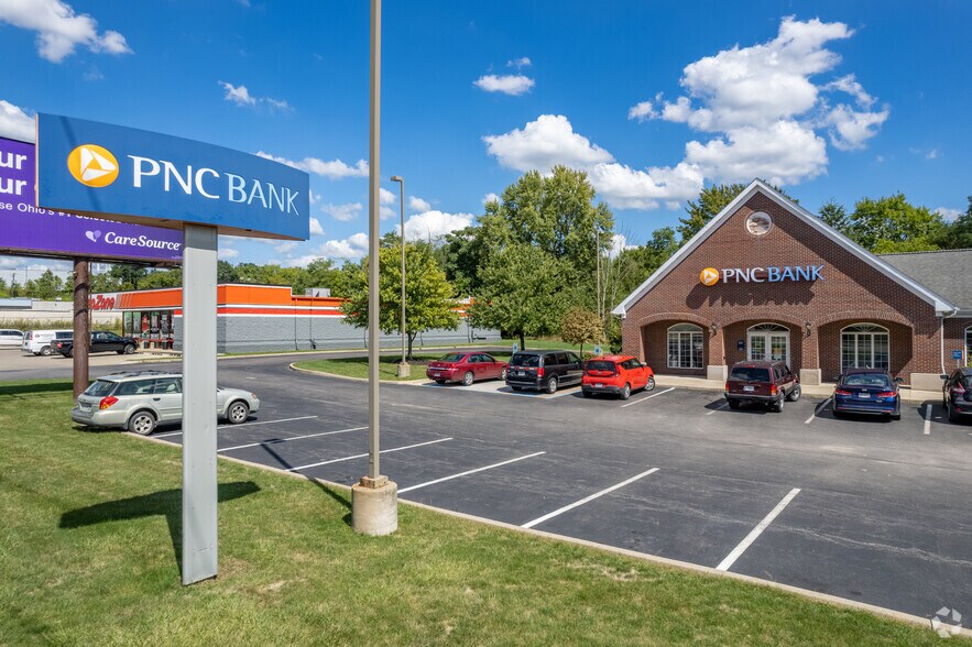 More Photos Of 151 S Meridian Rd, Youngstown Bank For Sale