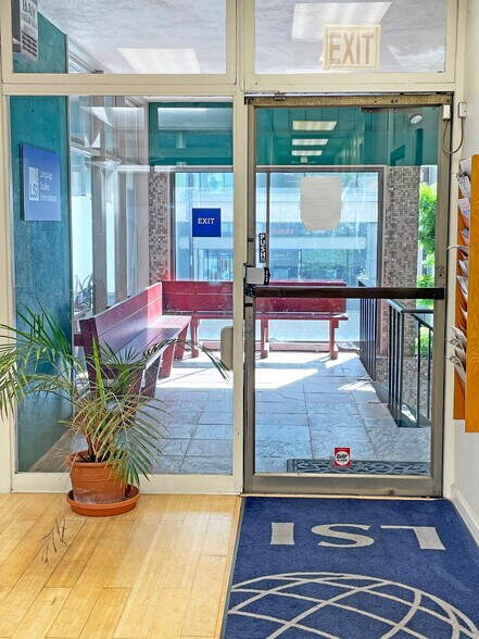 More Photos Of 2015 Center St, Berkeley Office For Lease