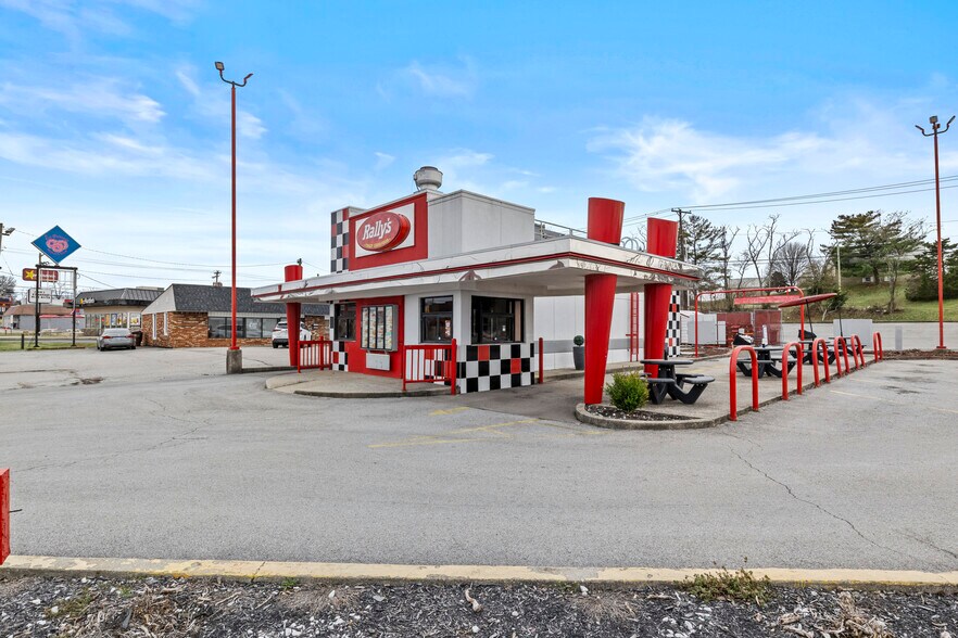 More Photos Of 1478 W Lexington Ave, Winchester Fast Food For Lease