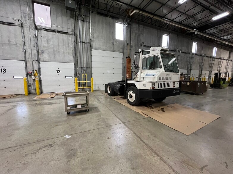 More Photos Of 3616 Independence Dr, Fort Wayne Warehouse For Lease