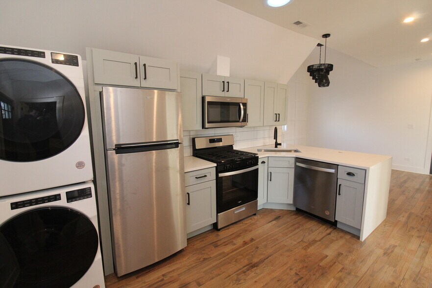 More Photos Of 3450 N Troy St, Chicago Apartments For Sale