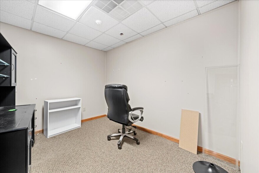 More Photos Of 303 E Main St, Pickens General Retail For Sale