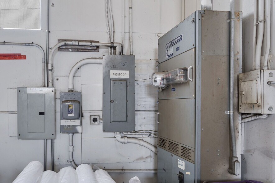 More Photos Of 2250 Martin Luther King Jr Ave, Long Beach Warehouse For Sale