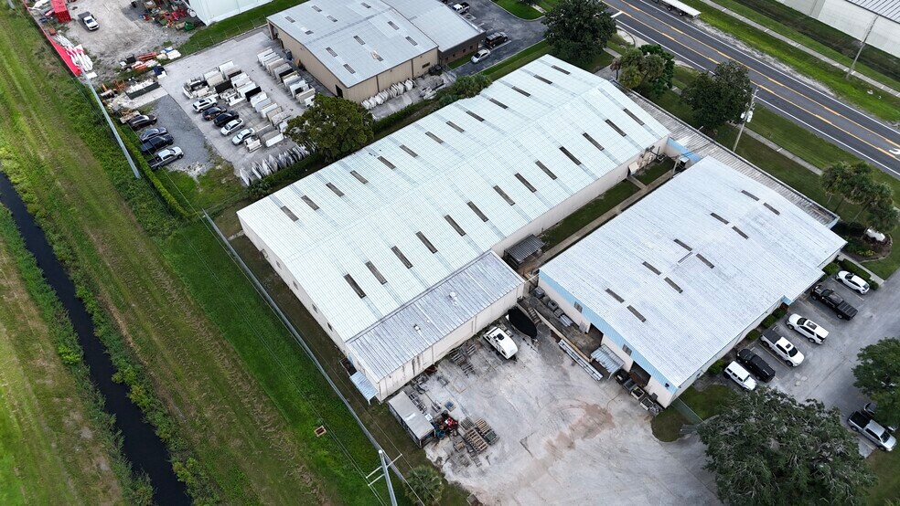 More Photos Of 3489 All American Blvd, Orlando Warehouse For Lease