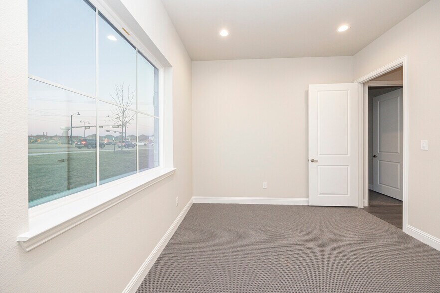 More Photos Of 6000 Alma Rd, McKinney Office For Lease