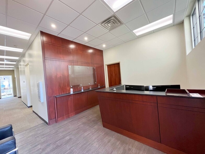 More Photos Of 2918 Clairmont Ave S, Birmingham Medical For Sale