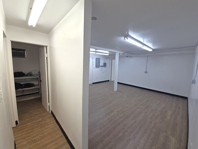 More Photos Of 10135 S Barrackman Rd, Mohave Valley Light Distribution For Lease
