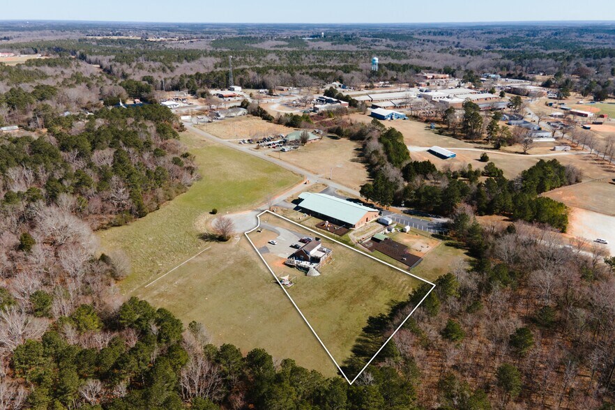 More Photos Of 9 Callaway Dr, Crawford Restaurant For Sale