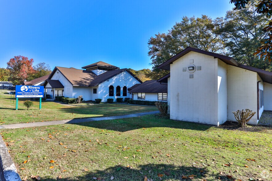 More Photos Of 31 Calhoun Ave, Greenville Religious Facility For Lease