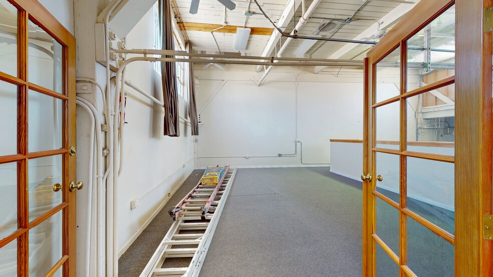 More Photos Of 1329 9th St, Berkeley Storefront Retail Office For Lease