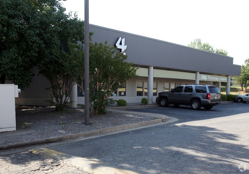 More Photos Of 11701- I-30 Hwy, Little Rock Unknown For Lease