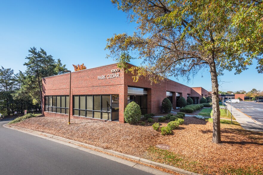 More Photos Of 10100 Park Cedar Dr, Charlotte Light Distribution For Lease