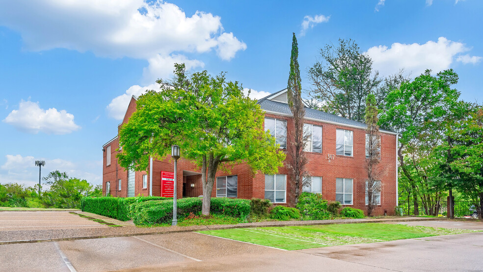 Primary Photo Of 1307 W Abram St, Arlington Office For Lease