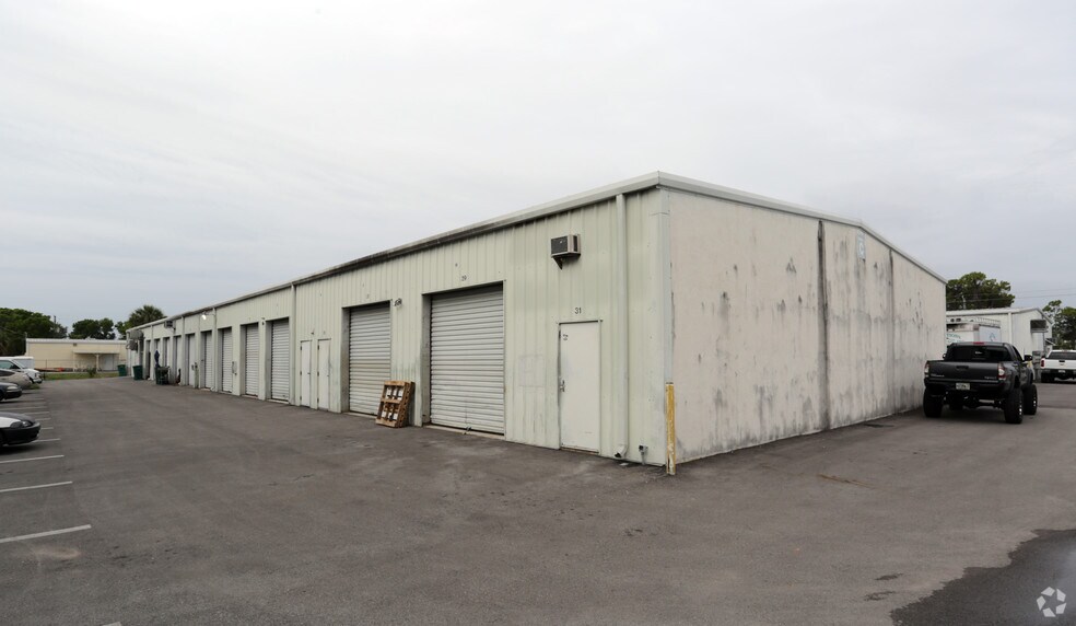 More Photos Of 1133 Industrial Blvd, Naples Manufacturing For Lease