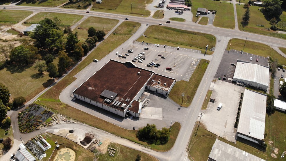 More Photos Of 1240 Middlesboro Hwy, LaFollette Unknown For Lease
