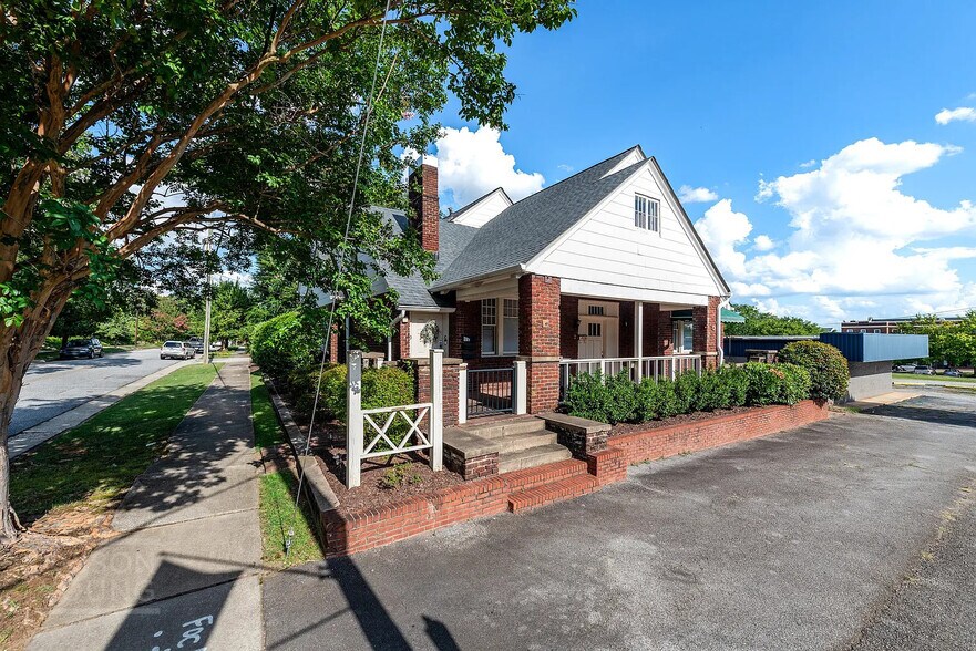 Primary Photo Of 312 Rutherford St, Greenville Office Residential For Lease
