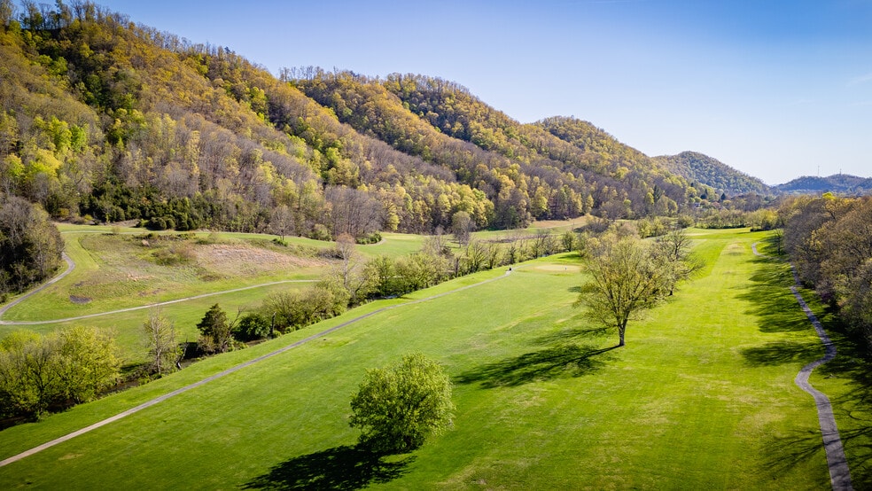 More Photos Of 115 Cedar Creek Rd, Bristol Golf Course Driving Range For Sale