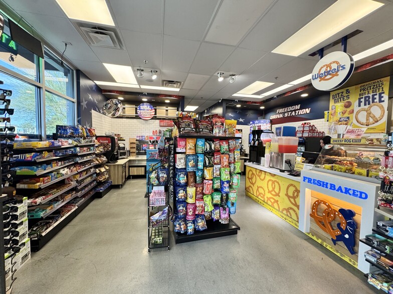 More Photos Of 42550 Jackson St, Indio Service Station For Sale