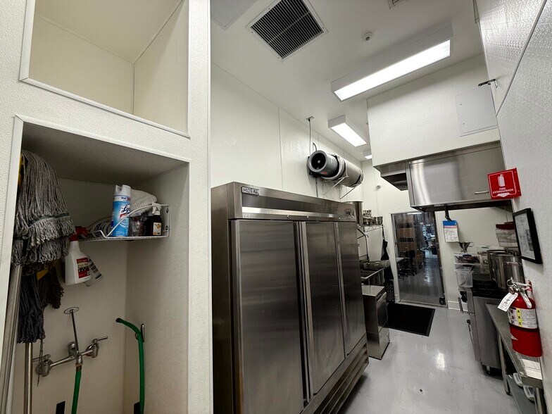 More Photos Of 1447 Santa Fe Ave, Long Beach Manufacturing For Sale