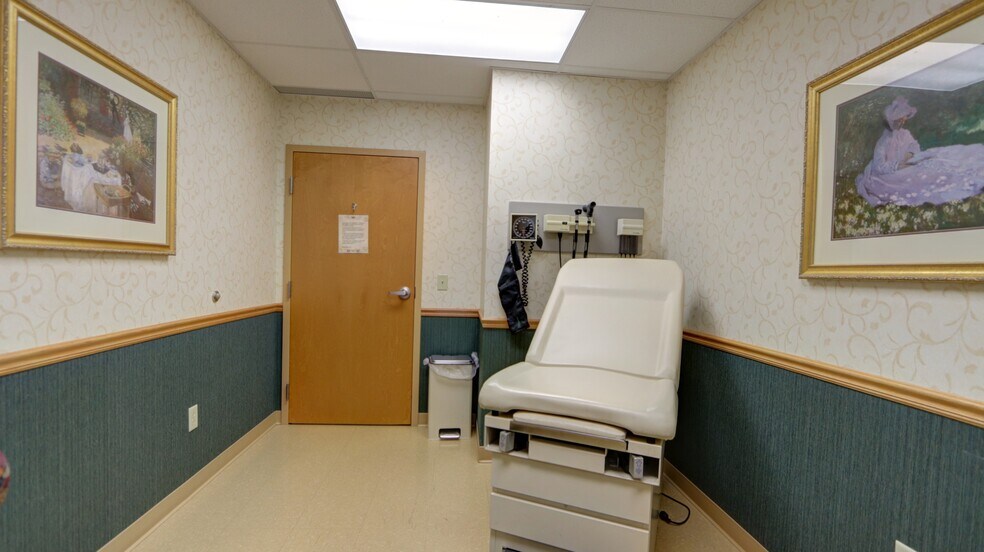 More Photos Of 399 Grant Ave, Auburn Medical For Sale