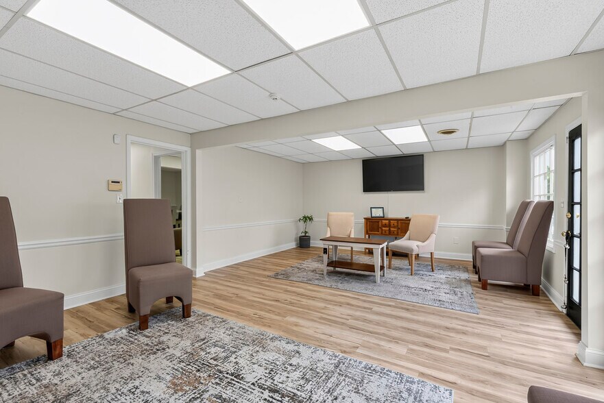 More Photos Of 40 Macon St, McDonough Medical For Lease