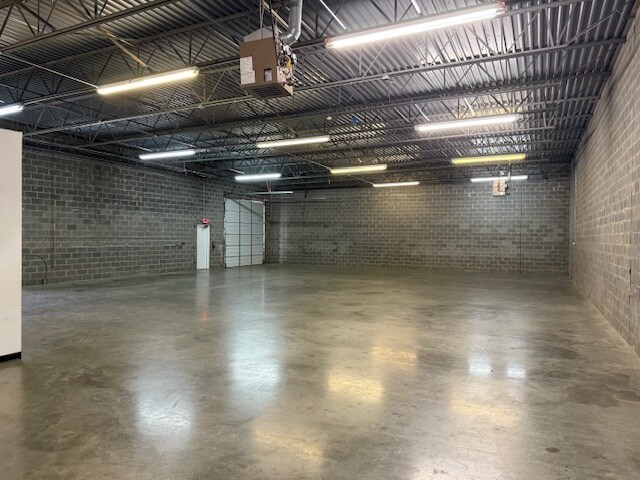 More Photos Of 3018 Thurston Ave, Greensboro Light Distribution For Lease