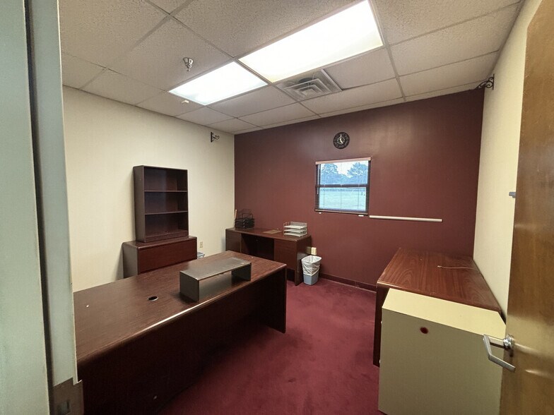 More Photos Of 1600 South Hwy 96, Bastrop Manufacturing For Sale