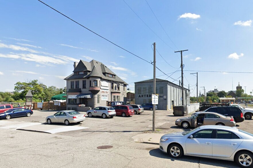 More Photos Of 38 Piquette St, Detroit Warehouse For Sale