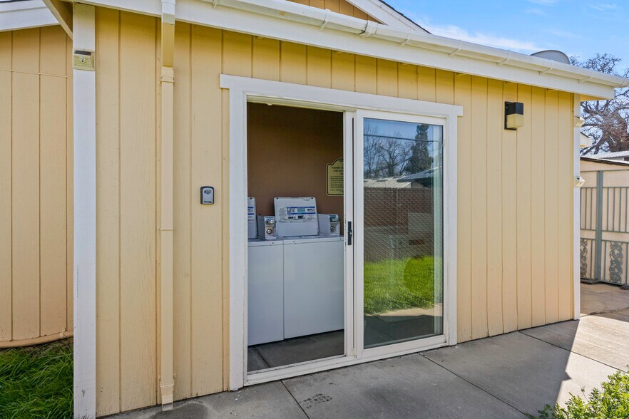 More Photos Of 9747 Winchester St, Lower Lake Apartments For Sale