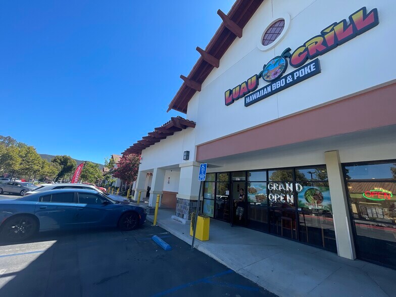 More Photos Of 579-591 N Ventu Park Rd, Newbury Park General Retail For Sale