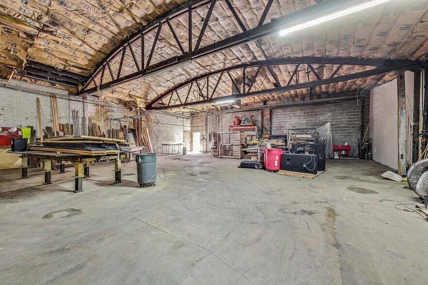 More Photos Of 3693-3705 W Grand Ave, Chicago Warehouse For Sale
