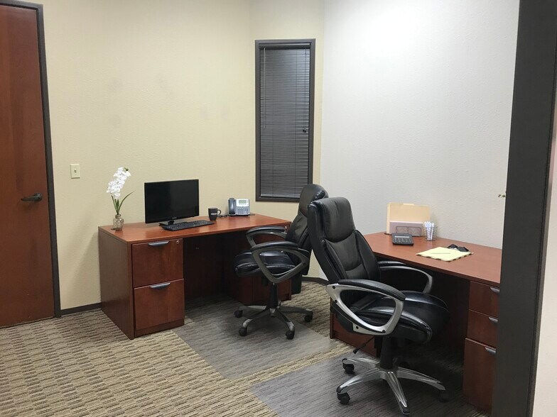 More Photos Of 1000 Heritage Center Cir, Round Rock Office For Sale