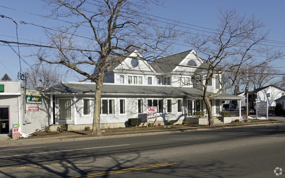 More Photos Of 176 Woodbury Rd, Hicksville Medical For Lease