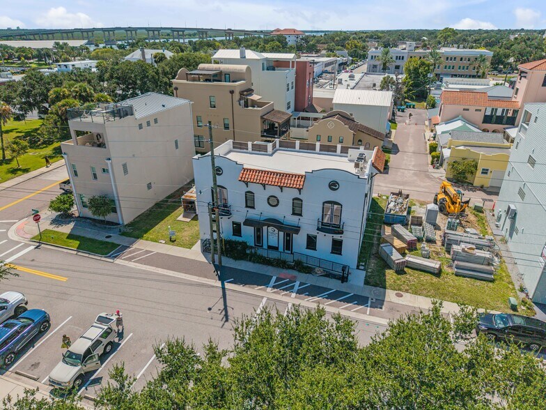 More Photos Of 136 Julia St, New Smyrna Beach Flex For Sale