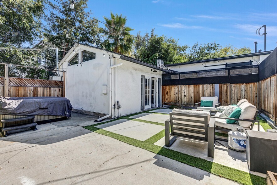 More Photos Of 6512 Coldwater Canyon Ave, Valley Glen Apartments For Sale
