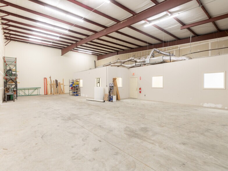 More Photos Of 221 Barren Springs Dr, Houston Unknown For Lease