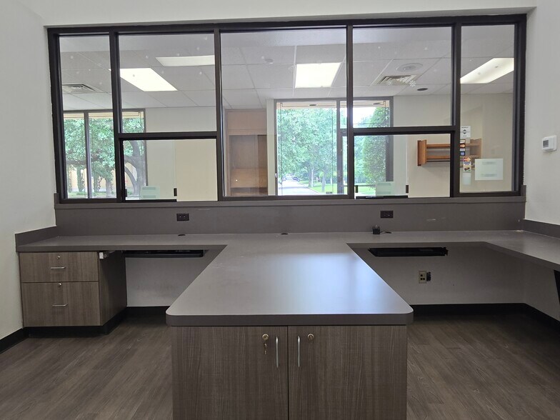 More Photos Of 4201 Camp Bowie Blvd, Fort Worth Medical For Lease