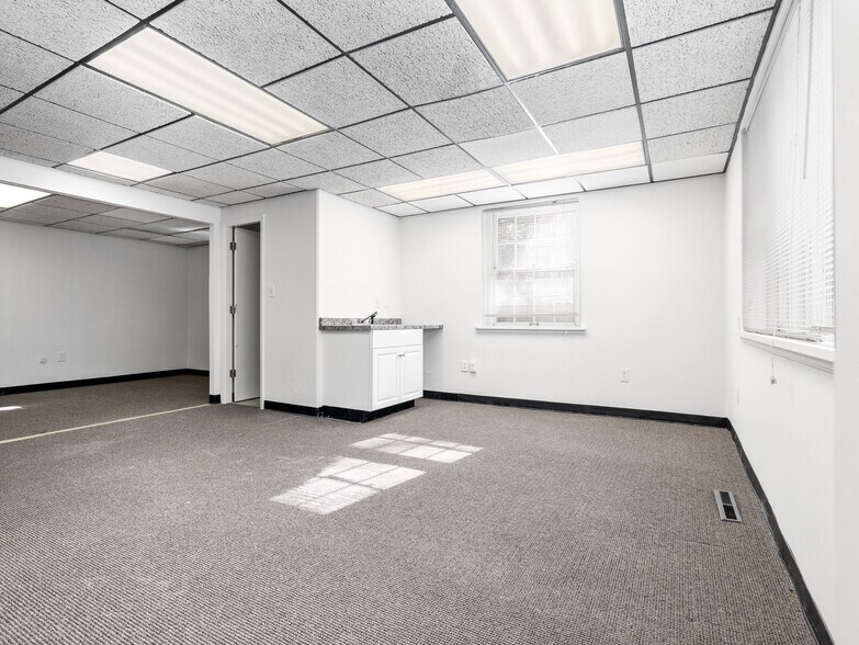 More Photos Of 805 High St, Westwood Medical For Lease